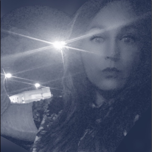 5⭐️rated FASTShip posh party host x’s3 Ambassador - Picture 7 of 10